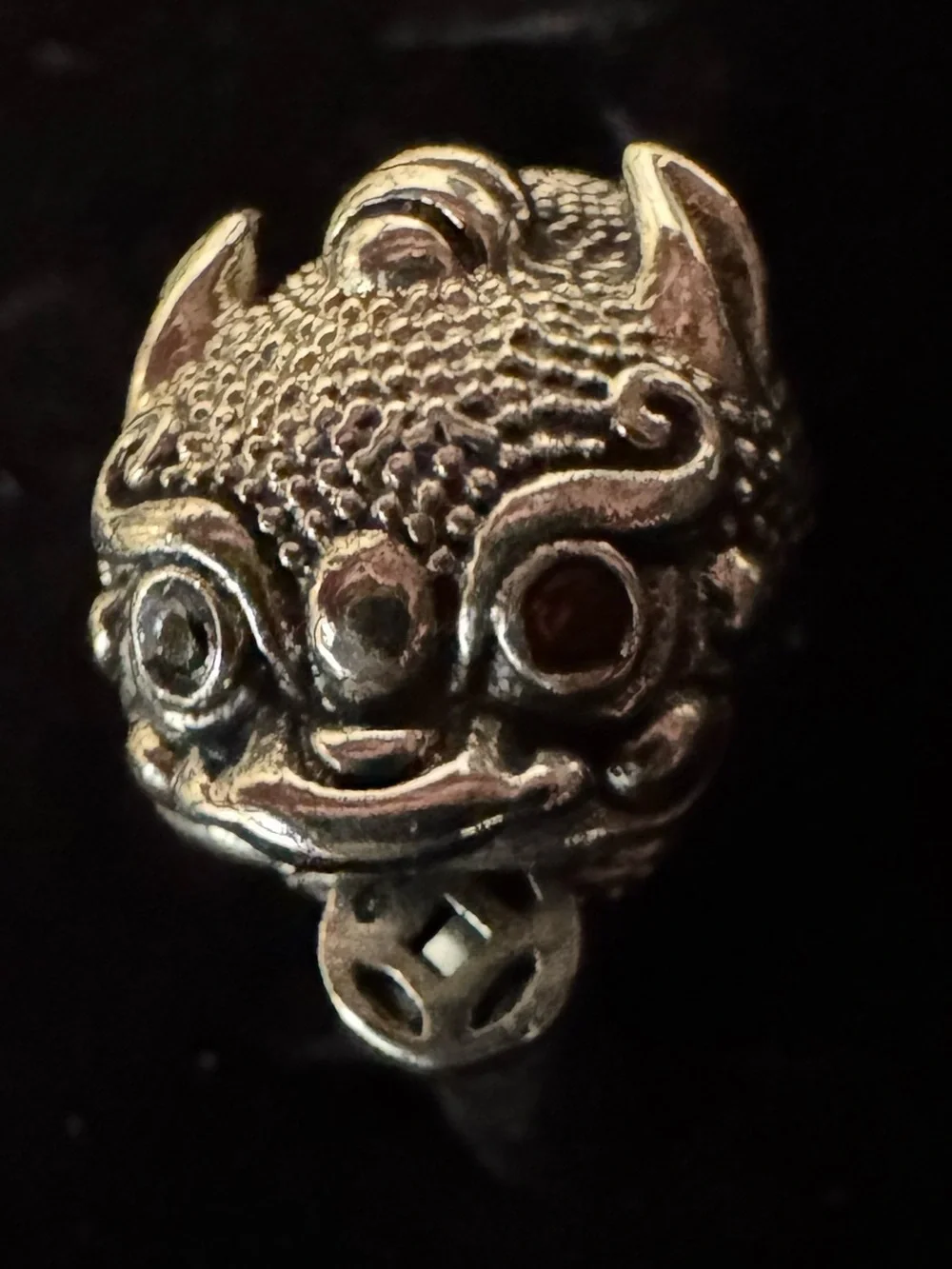 Sterling silver Chinese Foo Dog Ring - with ruby‎ eyes